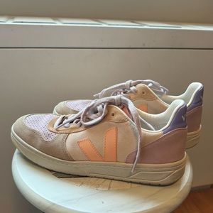 Veja V-10 SUEDE MULTICO PEACH EUC Women EUR 40, US 8.5